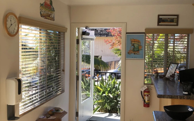 Moonlight Beach Motel