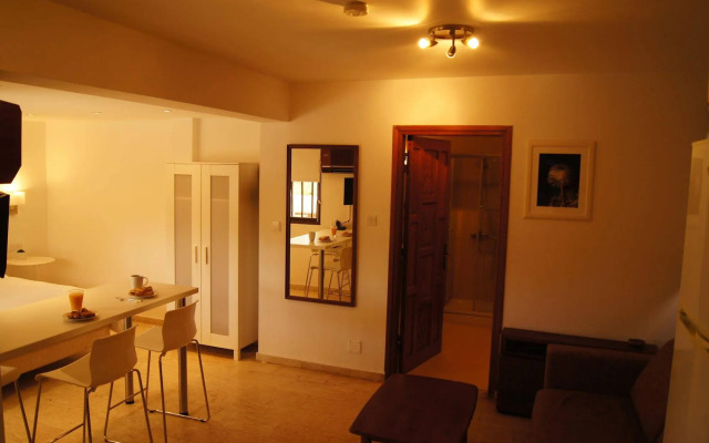 Silver Apartment
