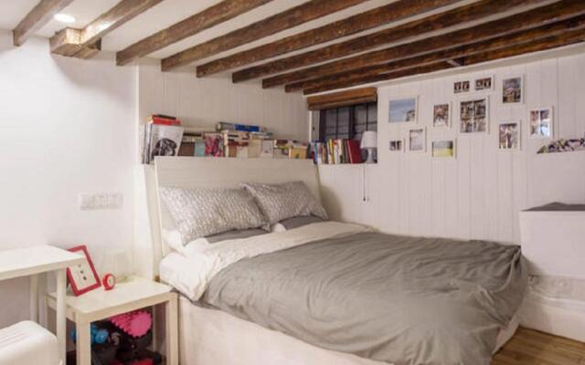 Loft In Stone Gate House