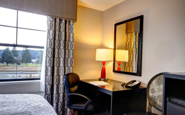 Hampton Inn & Suites DuPont