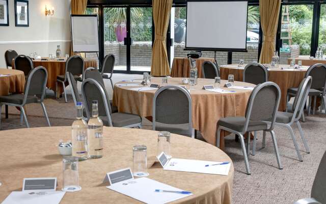 Best Western Plus Pinewood Manchester Airport-Wilmslow Hotel