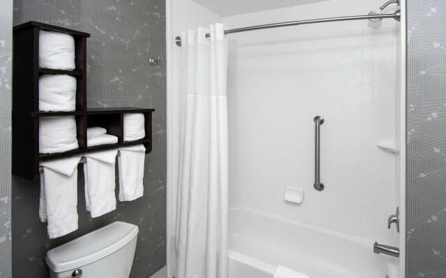 Hampton Inn & Suites Raleigh Downtown