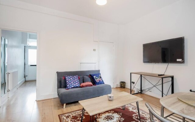 Impeccable and Welcoming 3-bed House in London