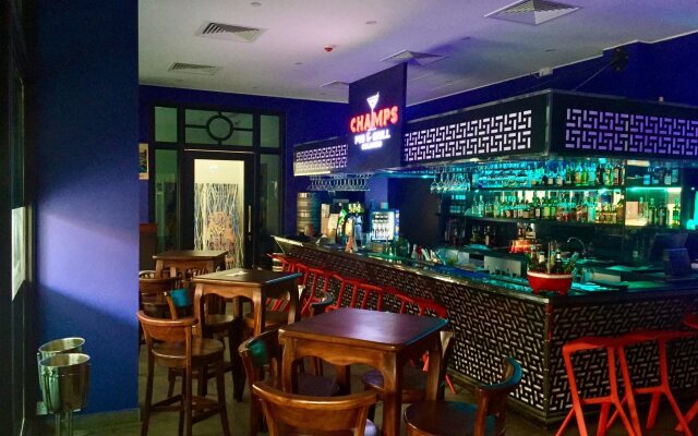 Fairway Colombo - Sri Lanka's First Hotel With Robot Technology