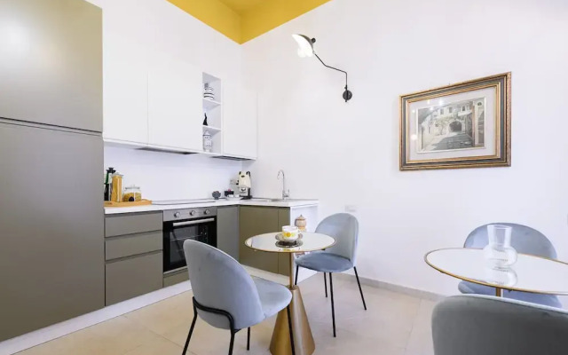 Into Mann in Naples With 5 Bedrooms and 5 Bathrooms