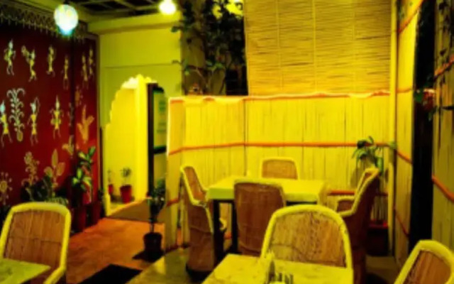 Hotel Abhiraj Palace