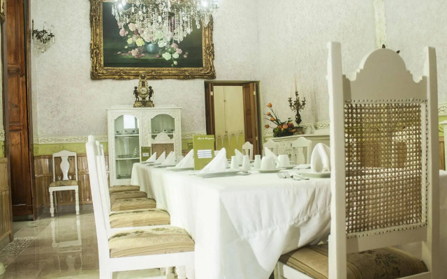 Azcami Boutique Hotel