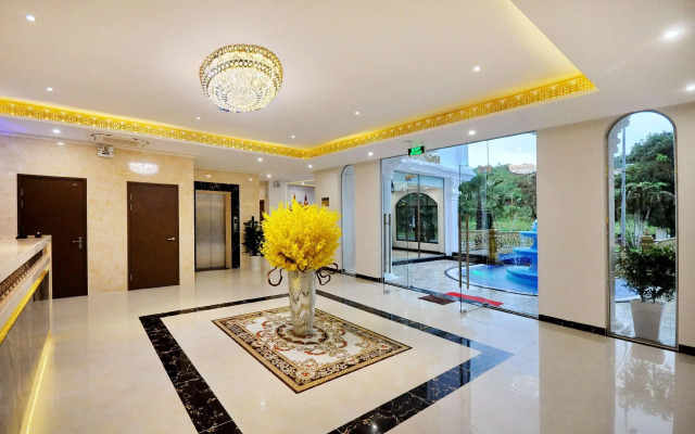 Crown Nguyen Hoang Hotel