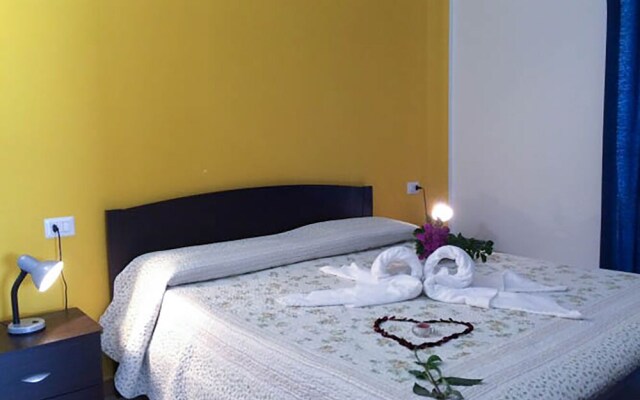 Family Apartment Overlooking Lake Como