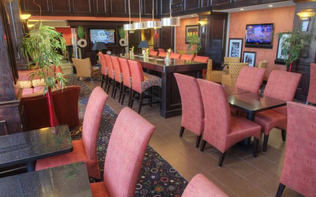 Hampton Inn & Suites Dallas/Lewisville-Vista Ridge Mall, TX