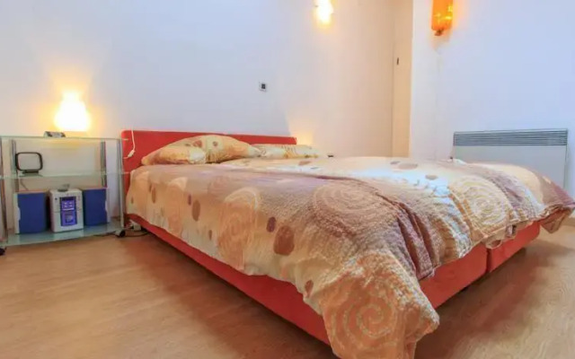 Apartment Near The Beach