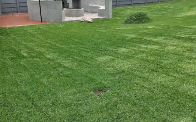 28 at Van Den Bos International Guesthouse