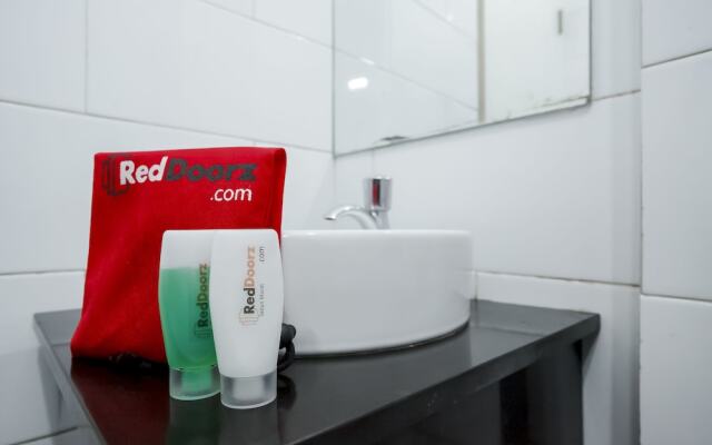 Reddoorz @ Raya Gubeng