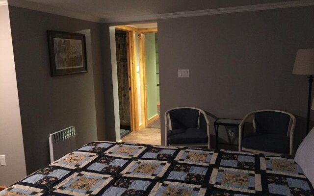 Old Rocky Brook Road B&B