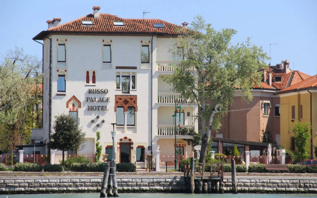 Russo Palace Hotel