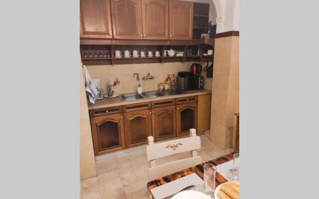 Apartment 100m2, center of Sitia, WiFi, 350m beach