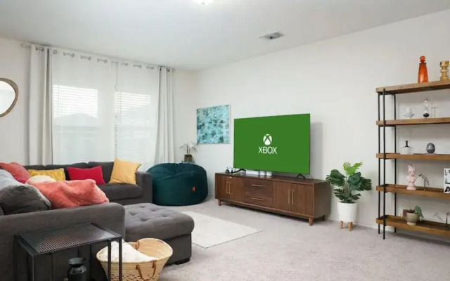 Rare Find Sleeps 13 Family Fun