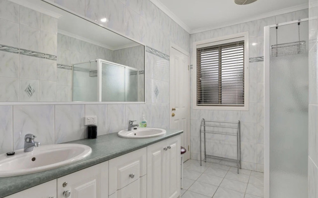 Seaholme - Wifi & Foxtel