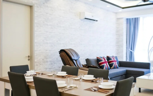 May Full Seaview Luxury Suite