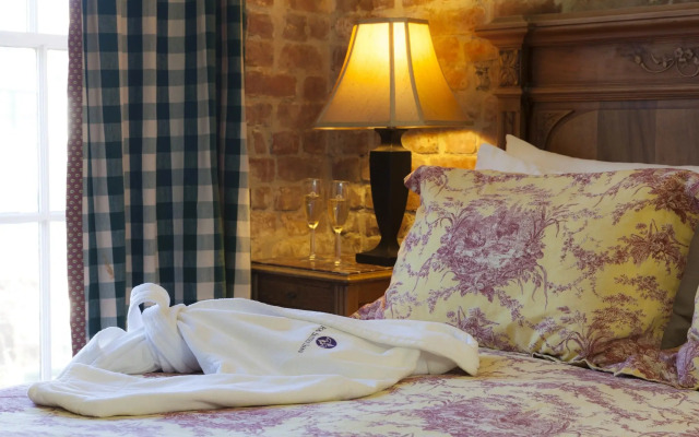 Maison Fleurie, A Four Sisters Inn