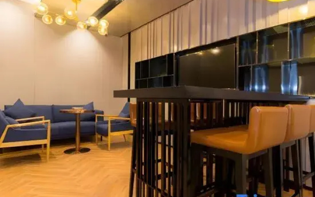 Echarm Hotel (Changsha Wu Yi Square Railway Station Subway Station)