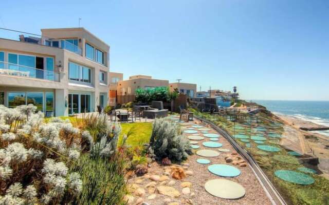 House By The Ocean