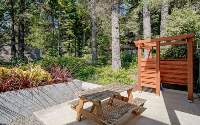Seven Spruce by Avantstay Cute Cottage w/ Yard & 10 Mins to Tolovana Beach State Park