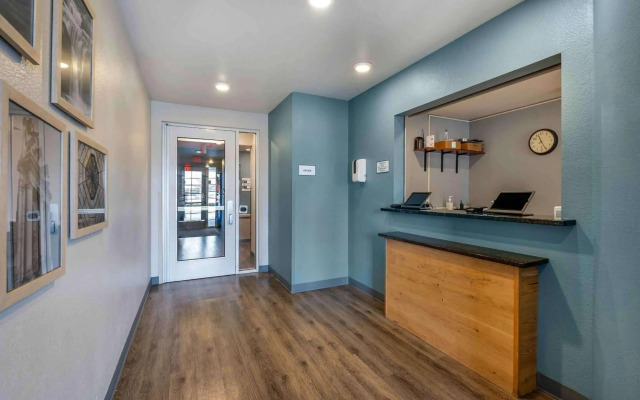 Extended Stay America Select Suites - Indianapolis - West