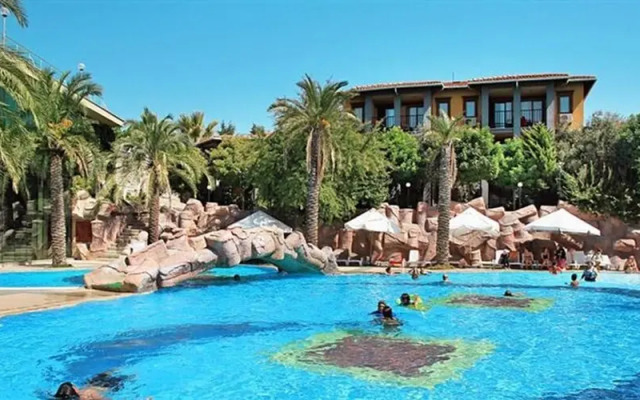 Holiday & Leisure Club