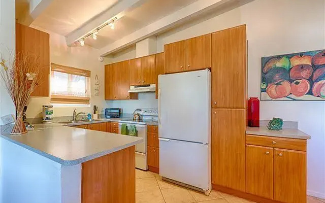 Rosemont Duplex (upper level)