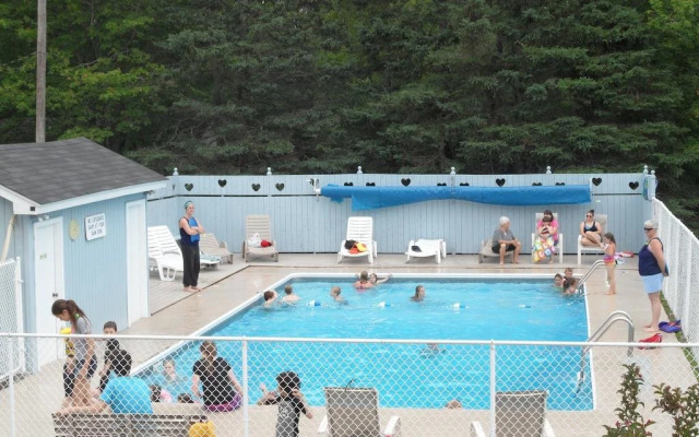 Mountain Top Cottages & Campground