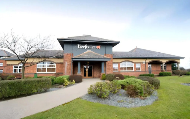 Premier Inn Livingston (M8/J3)