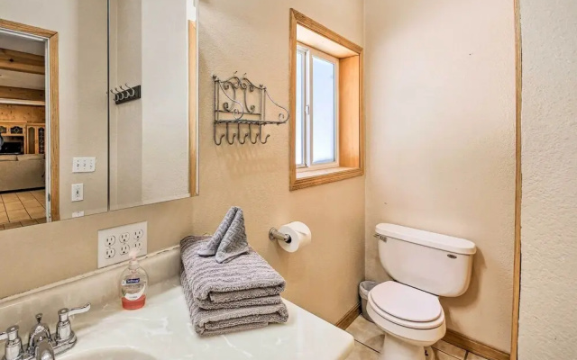 Family-friendly Sagle Vacation Rental w/ Deck