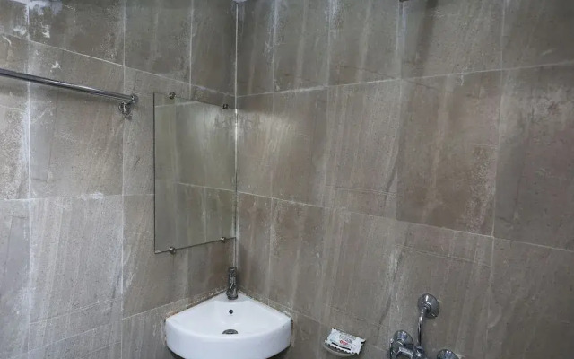 Hotel Shri Abhinandan By OYO Rooms