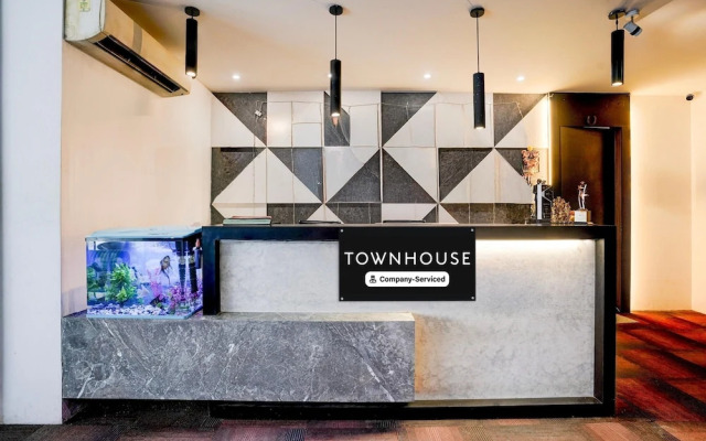 Super Townhouse PBG Mall Vashi