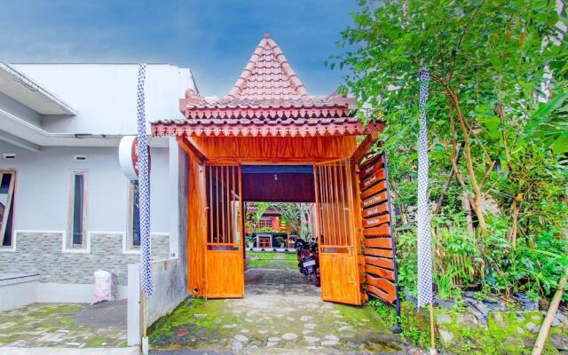 OYO 93789 Mbah Carik Homestay Syari'ah