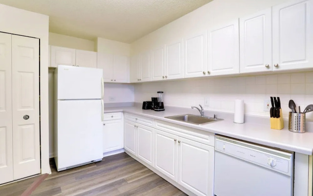 Stay with Comfort in Crystal City