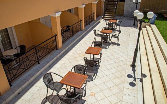 White Olive Premium Laganas - All Inclusive