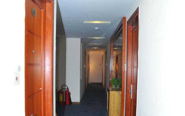 Queen Central Hotel