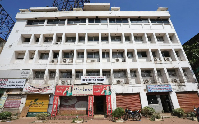 OYO 16159 Hotel Keshari