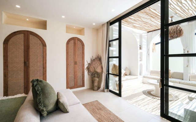 Villa Coconut – Guest Rooms – Canggu