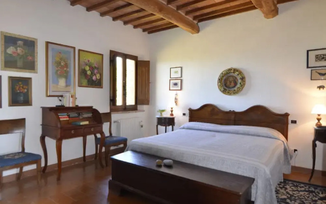 Pleasant Villa In Valiano With Terrace, Garden, Sun-Loungers