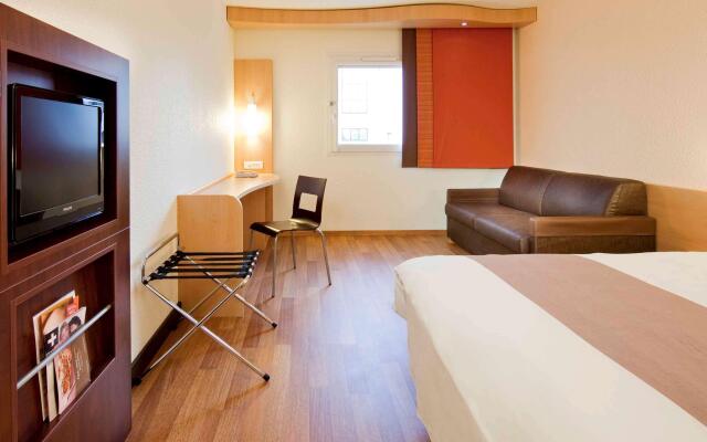 ibis Paris Pantin Eglise