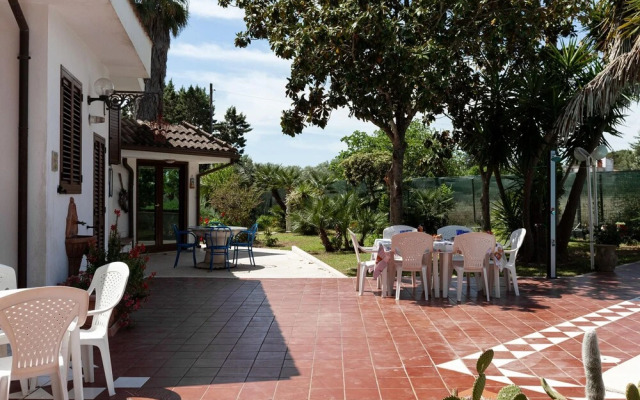 Villa Carmen With Garden And Pool