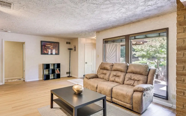 Spacious Home - 6 Mi to Downtown Fresno!