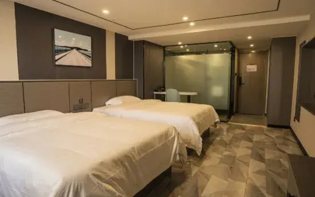 Licheng Hotel (Urumqi Diwobao International Airport Branch)