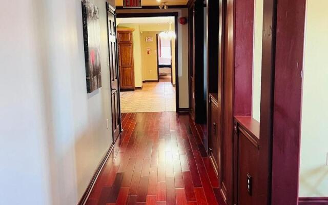 Harbourview Inn & Suites