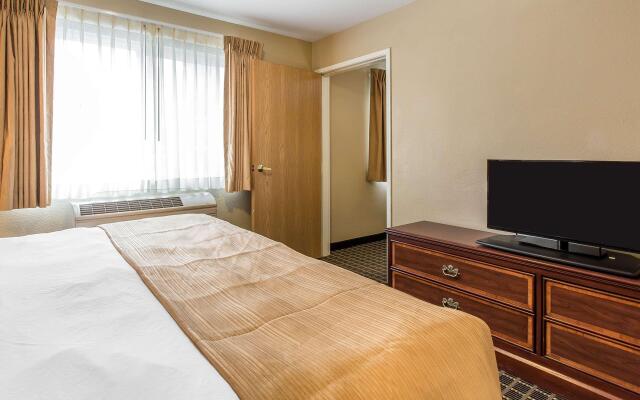 Quality Inn & Suites On the River
