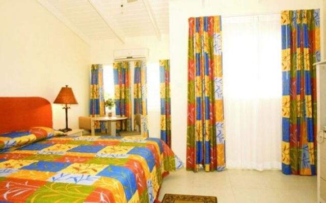 Tropical Winds Apartment Hotel