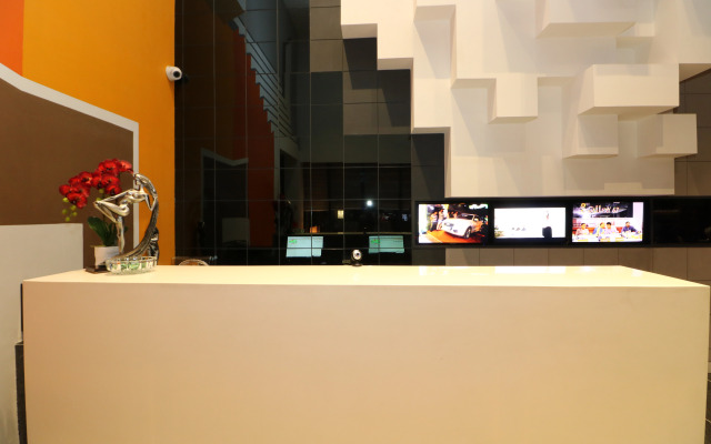 Hotel Gallery 67